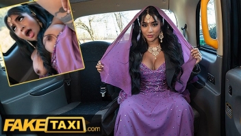 หนังโป๊อินเดีย Yasmina Khan นางรำเงินหมดขอเย็ดแลกแทนค่ารถ Fake ...